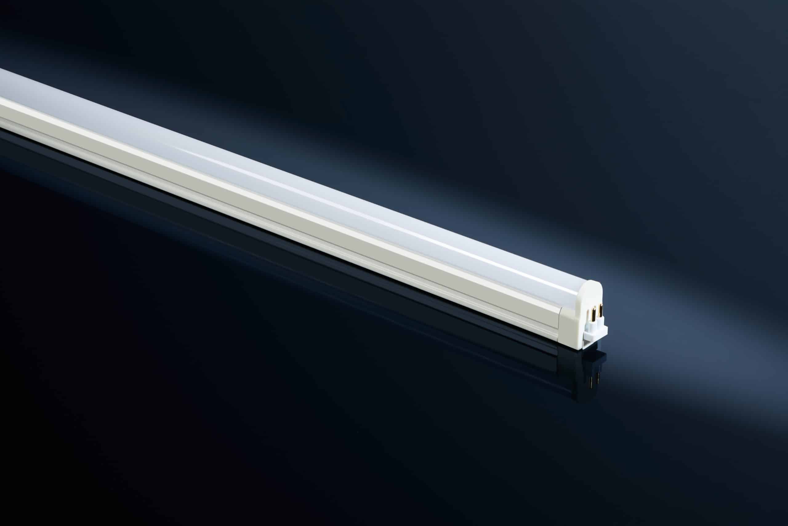 Målestok forsvar Niende ELite-LED XL | Line-Voltage Linear LED Light Fixture | Hera Lighting